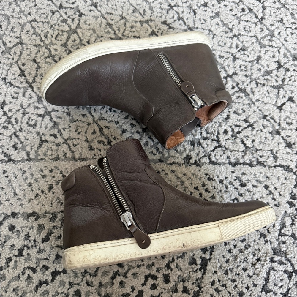 Kenneth Cole Dark Brown Leather Sneakers